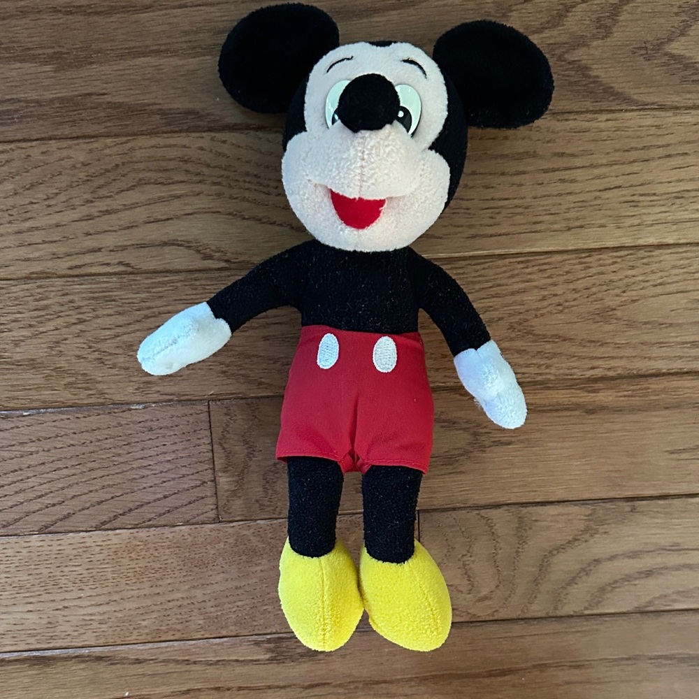 🐭 DISNEY Mickey Mouse Plush stuffie kids stuffed animal Mickey
